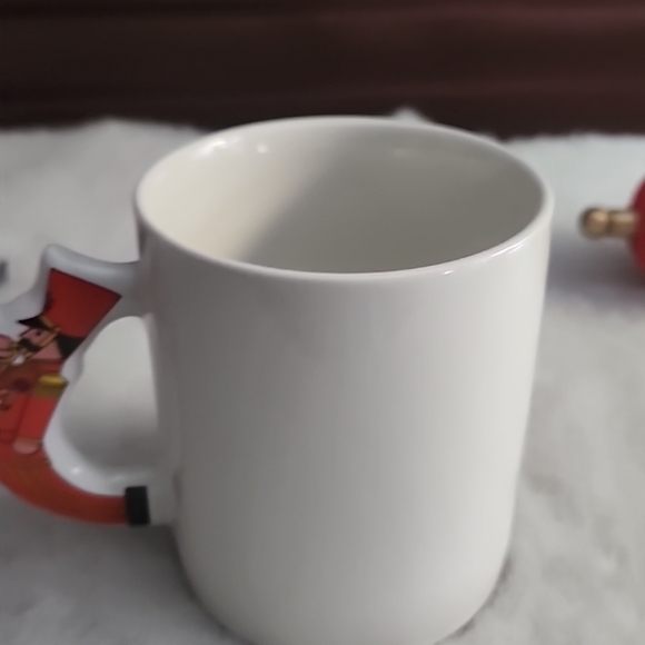 6" Vintage Cast Iron Nutcracker With Present Stocking Holder & 3 1/2 " Mug - Picture 13 of 14